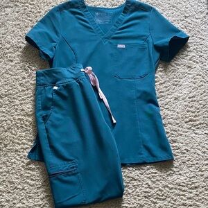 💕Figs Teal Technical Collection Scrub Set 💕